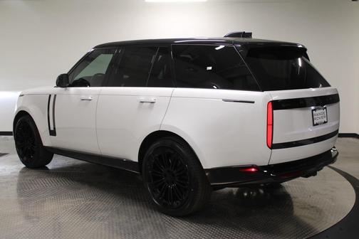 2025 Land Rover Range Rover P530 SE