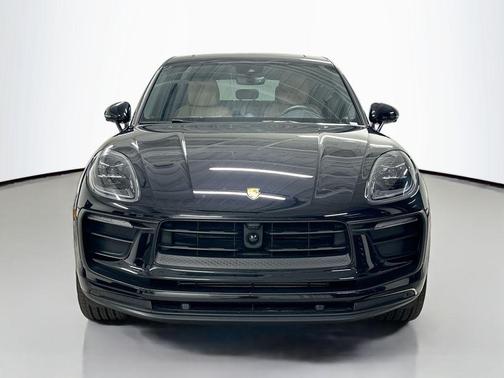 Jet Black Metallic 2025 Porsche Macan Macan