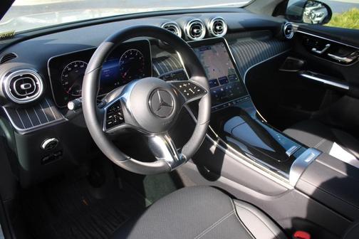 2025 Mercedes-Benz GLC 300 4MATIC
