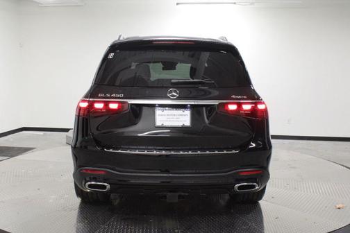 Obsidian Black Metallic 2025 Mercedes-Benz GLS 450 4MATIC