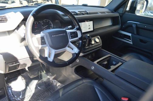 2022 Land Rover Defender 110 SE