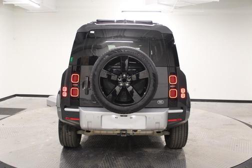 2022 Land Rover Defender 110 SE
