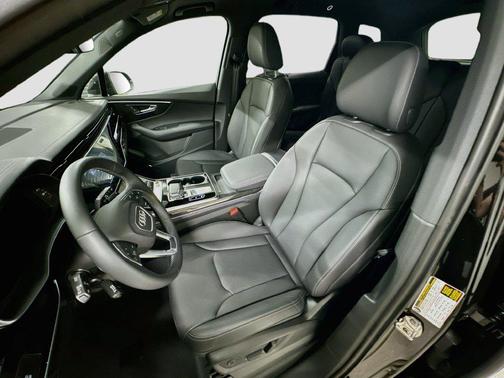 Black Metallic 2026 Audi Q7 55 Premium Plus