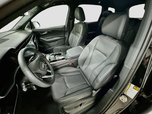 Black Metallic 2026 Audi Q7 55 Premium Plus