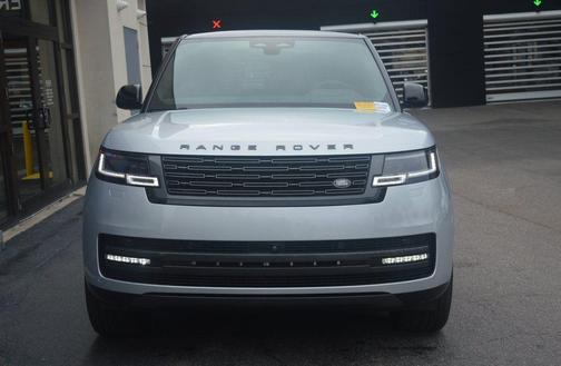2025 Land Rover Range Rover P400 SE