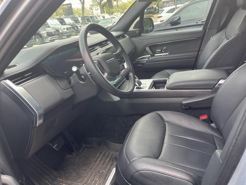 2025 Land Rover Range Rover P400 SE