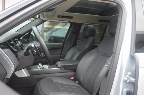 2025 Land Rover Range Rover P400 SE