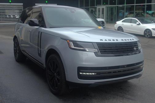 2025 Land Rover Range Rover P400 SE