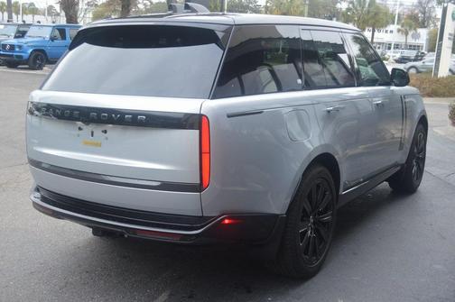 2025 Land Rover Range Rover P400 SE