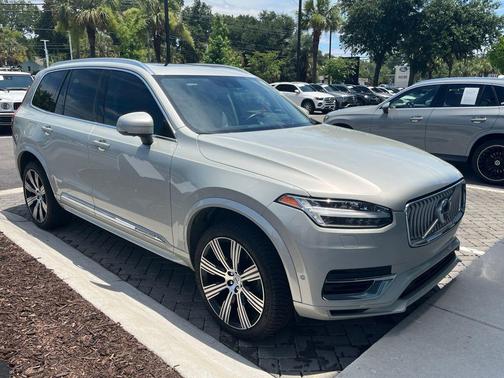 Birch Light Metallic 2020 Volvo XC90 Hybrid T8 Inscription 6 Passenger