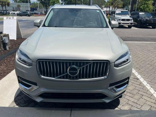 Birch Light Metallic 2020 Volvo XC90 Hybrid T8 Inscription 6 Passenger