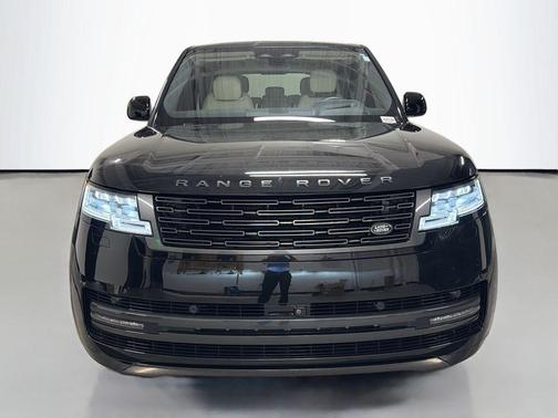 Black 2025 Land Rover Range Rover P400 SE