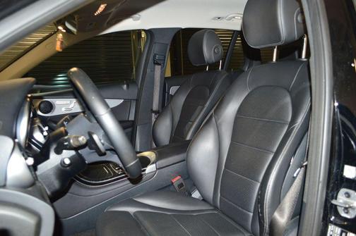 Black 2022 Mercedes-Benz GLC 300 Base