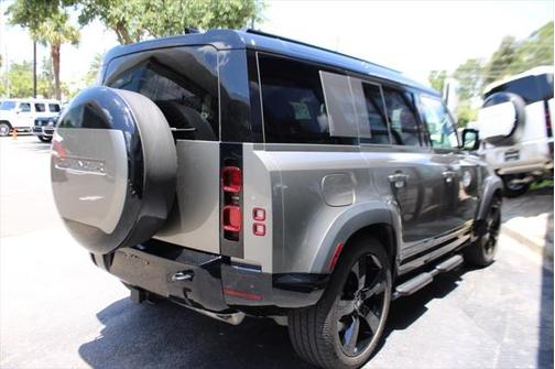 2025 Land Rover Defender 110 P400 X-Dynamic SE