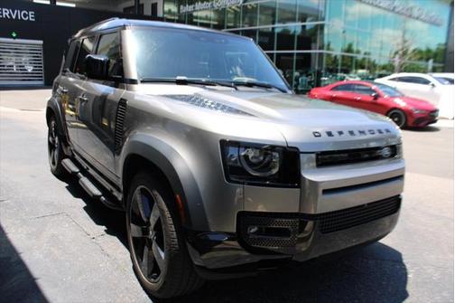 2025 Land Rover Defender 110 P400 X-Dynamic SE