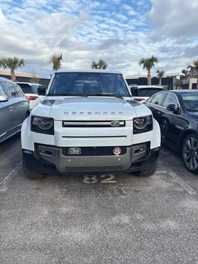 2022 Land Rover Defender 110 SE