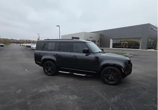 2024 Land Rover Defender V8