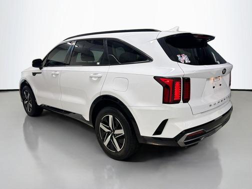 Glacial White Pearl 2021 Kia Sorento S