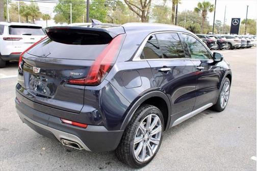 2023 Cadillac XT4 Premium Luxury