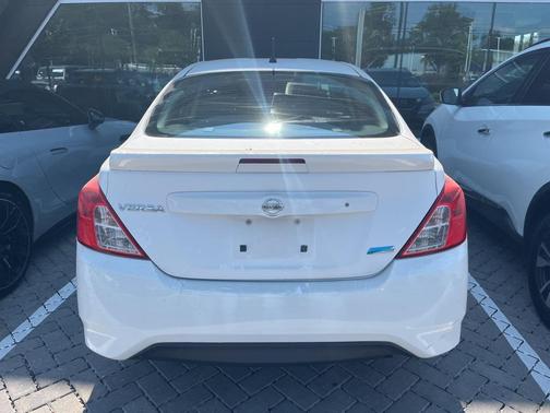 2015 Nissan Versa 1.6 S+