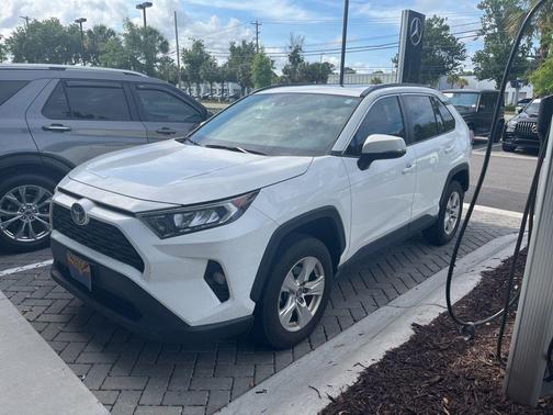 Super White 2021 Toyota RAV4 XLE