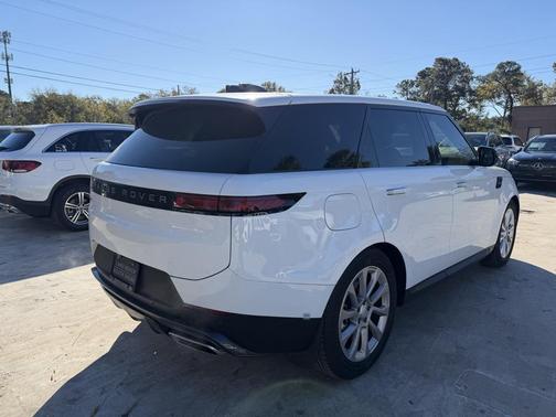 2024 Land Rover Range Rover Sport SE