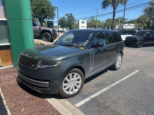 Belgravia Green Metallic 2023 Land Rover Range Rover P400 SE