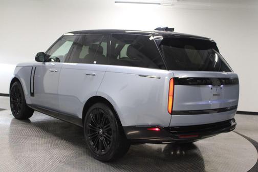 2025 Land Rover Range Rover P400 SE