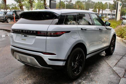 Arroios Grey Metallic 2026 Land Rover Range Rover Evoque Core S