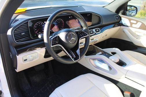 White 2025 Mercedes-Benz GLE 450 4MATIC