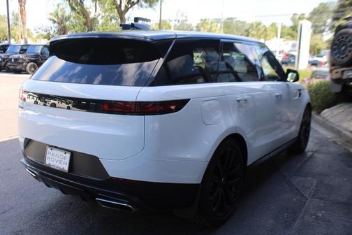 2024 Land Rover Range Rover Sport SE
