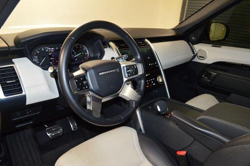 White 2023 Land Rover Discovery P300 S R-Dynamic