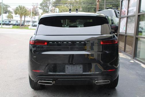 2025 Land Rover Range Rover Sport SE