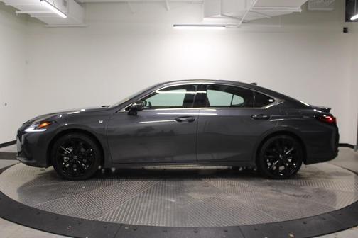 2024 Lexus ES 300h F SPORT Handling