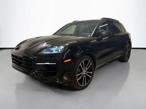 Chromite Black Metallic 2025 Porsche Cayenne GTS