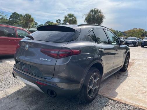 2018 Alfa Romeo Stelvio Sport