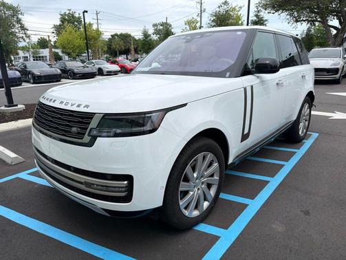 White 2023 Land Rover Range Rover P400 SE
