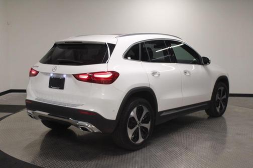 Polar White 2026 Mercedes-Benz GLA 250 4MATIC