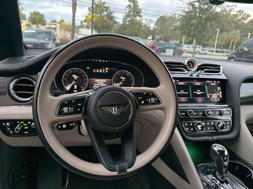 2021 Bentley Bentayga V8