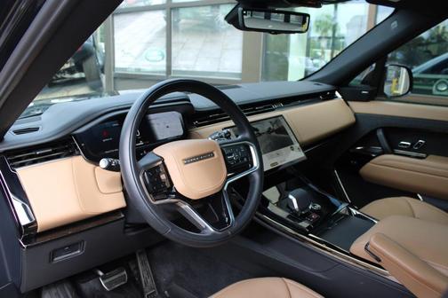 2025 Land Rover Range Rover Sport SE