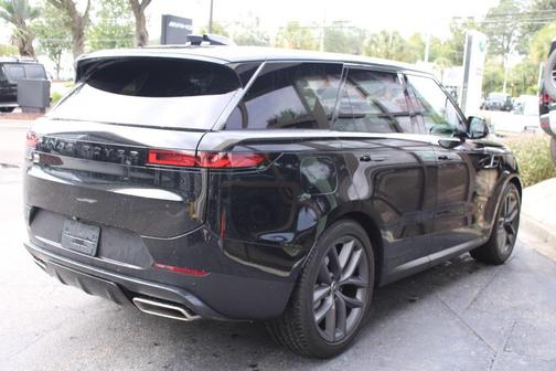 2025 Land Rover Range Rover Sport SE