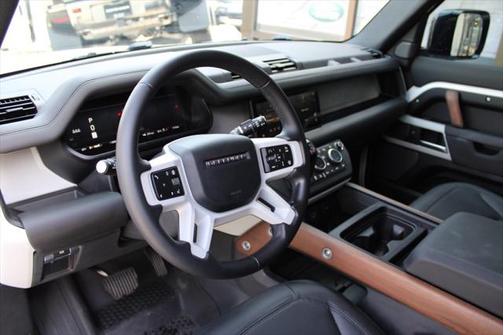 2024 Land Rover Defender 110 P400 S