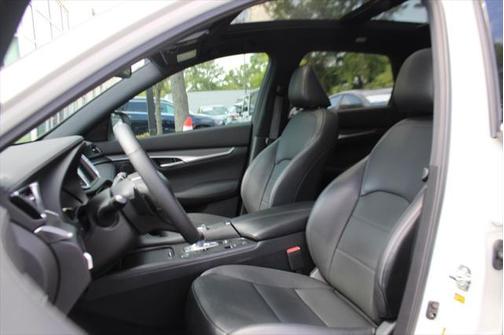 2022 INFINITI QX50 LUXE AWD