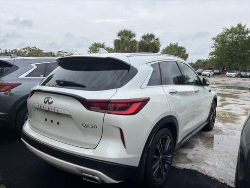 2022 INFINITI QX50 LUXE AWD