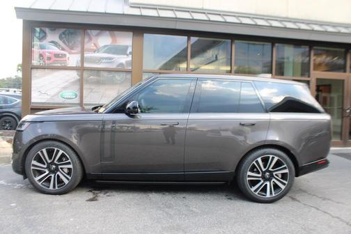 2023 Land Rover Range Rover P530 SE