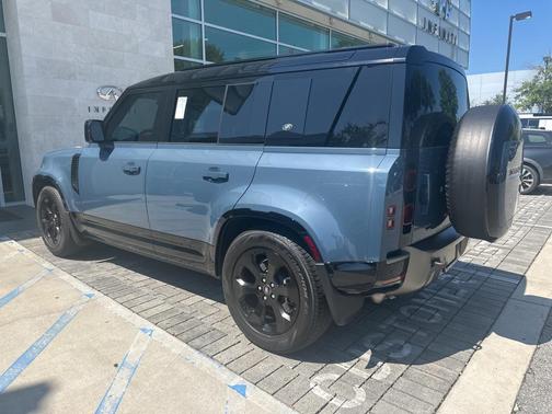 2023 Land Rover Defender 110 X-Dynamic SE