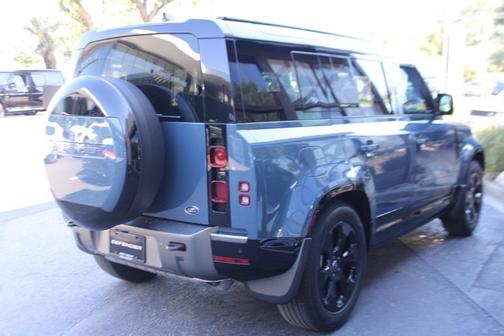 2023 Land Rover Defender 110 X-Dynamic SE