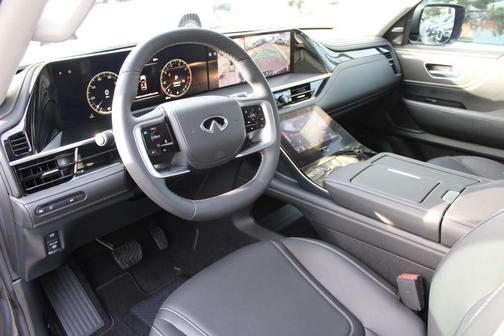 2025 INFINITI QX80 PURE
