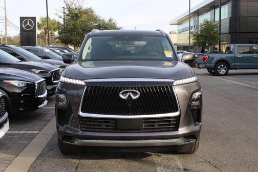 2025 INFINITI QX80 PURE