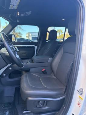 2023 Land Rover Defender 110 X-Dynamic SE